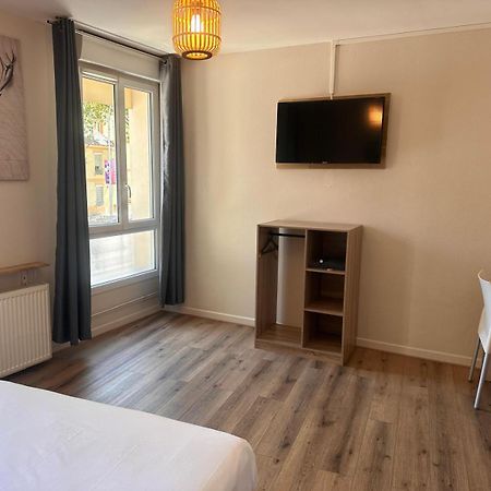 Hotel In Paris Обервил Екстериор снимка