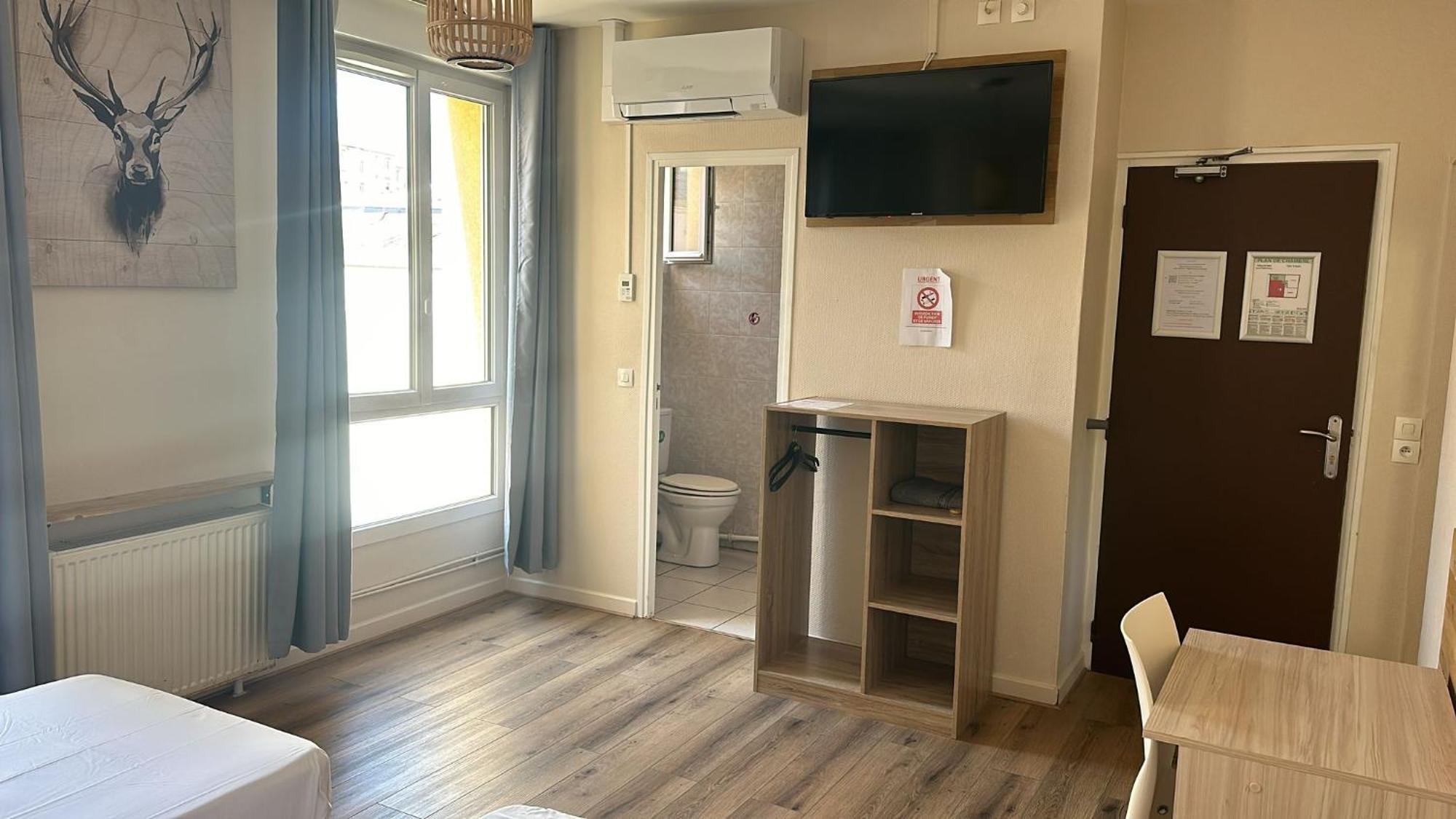 Hotel In Paris Обервил Екстериор снимка